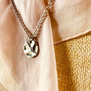 Simple Silver-tone Pendant Necklace